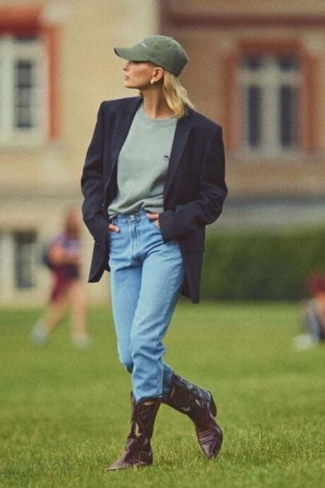 Sporty Chic Style, Look Boho Chic, Look Jean, Looks Country, Cowboy Outfits, Outfit Jeans, Looks Street Style, Outfit Trends, Lady Diana