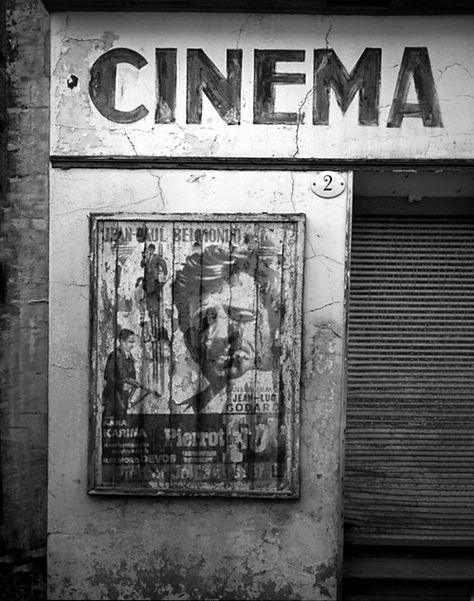 Uk Icon, Andreas Gursky, Cinema Sign, Cinema Video, Old Movie Poster, Michelangelo Antonioni, Old Movie, Jean Luc Godard, Cinema Theatre