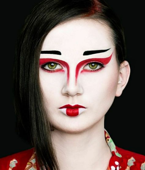 Kabuki Makeup Female, Samurai Fashion, Kabuki Makeup, Skull Makeup, Halloween Makeup, Makeup Inspiration, Halloween Costume, Halloween Face Makeup, Halloween Costumes