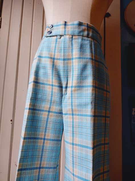 These magnificent pants are in great condition (and absolutely gorgeous). See photos for measurements and other details! 80's Clothes, 60s Pants, Thrift Inspiration, Blue Plaid Pants, Seventies Fashion, Party Clothes, 80s Outfit, Print Pants, Flared Pants