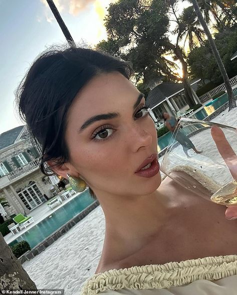 Kendall Jenner Maquillaje, Kendall Jenner Nails, Kendall Jenner Pics, Kendall Jenner Aesthetic, Kendall Jenner Face, Kendall Jenner Icons, Kendall Jenner Makeup, Kloe Kardashian, Jenner Makeup