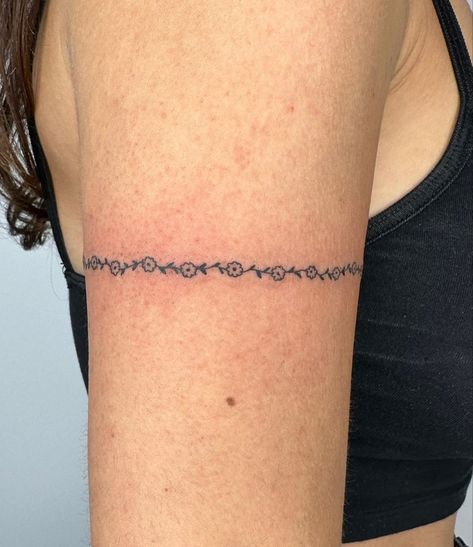 Arm Layout For Tattoo, Arm Ring Tattoo Woman, Dainty Arm Band Tattoo, Nature Tattoo Women, Arm Cuff Tattoo For Women, Tattoo Wrapped Around Leg, Chain Tattoos For Women, Around The Arm Tattoo, Accent Tattoos