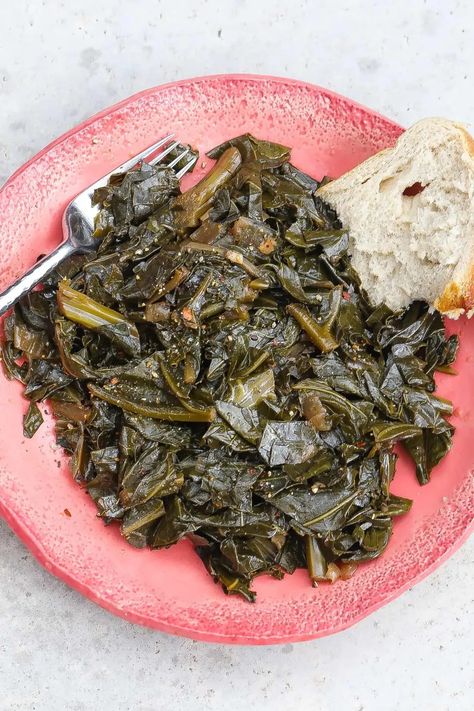 Southern Greens Recipe, Vegan Collard Greens Recipe, Braised Collard Greens, Vegan Collard Greens, Collard Greens Salad, Clean Eating Side Dishes, Southern Collard Greens, Greens Recipes, Southern Greens