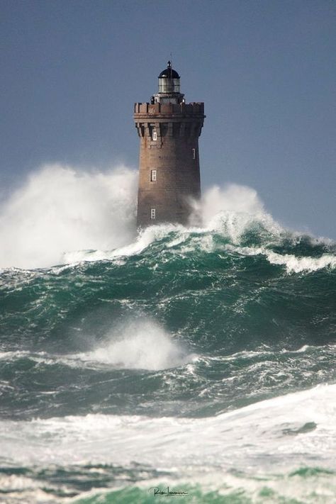 Lighthouse Storm, Lighthouse Lighting, Lighthouses Photography, Lighthouse Tattoo, Lighthouse Photos, Lighthouse Pictures, Brittany France, Beautiful Lighthouse, Light House