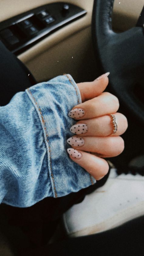 in love with the polka-dot nail trend !! Simple Nail Designs Polka Dots, Polka Dot French Tip Nails Almond, Easy Nail Designs For Fall, Dotted Acrylic Nails, Black And White Nails Polka Dots, Poca Dot Nails, Simple Polka Dot Nails, Neutral Polka Dot Nails, Cute Polka Dot Nails