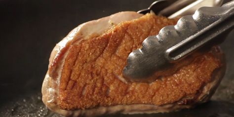 Fried Duck Breast, Cooking Duck, Quick Evening Meals, Cooking School Kitchen, How To Cook Duck, Fried Duck, Roasted Duck Breast, Fish Cooking, Great British Chefs