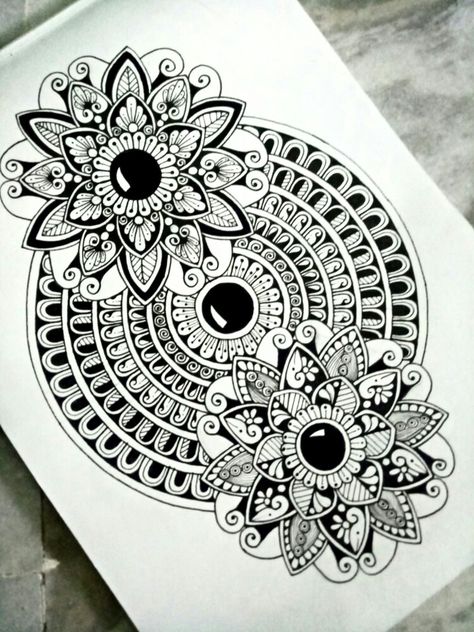 Mandala With Leaves, A3 Drawings, Girl Sketches, Drawing Mandalas, Mandala Sketch, Mandala Drawings, Boho Art Drawings, Mandala Art Therapy, Doodle Art Drawing