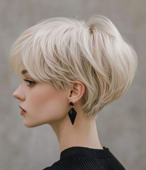 easy short hair | What do you think of this lady hairstyle | Facebook Blonde Hair Pixie Haircut, Lady Hairstyle, Kort Bob, Perfect Blonde Hair, Pixie Bob Haircut, Long To Short Hair, Short Hair Pixie Cuts, Gray Hair Cuts, Short Hair Trends