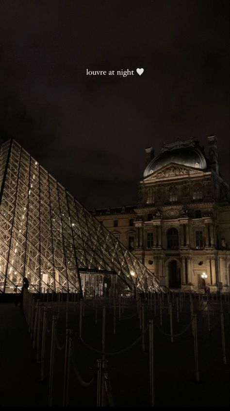 France Aesthetic Night, Paris Vibes Aesthetic, Paris Night Aesthetic, French Aesthetic, Paris Dream, France Aesthetic, Paris Vibes, Parisian Life, Paris Pictures