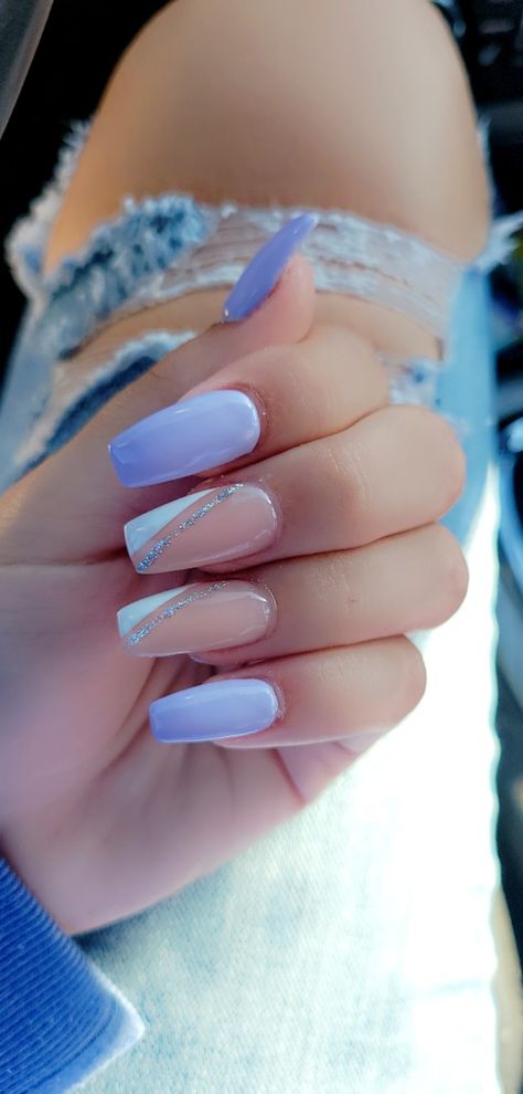 Coffin Style Nails Spring, Spring Nails 2023 Coffin Shape, April Nails Coffin, Cute Light Purple Nail Designs, White Nails With Blue Accent Nail, White And Purple Nails Simple, Nails White Purple, Lavender And White Acrylic Nails, French Tip Gel Nails Coffin