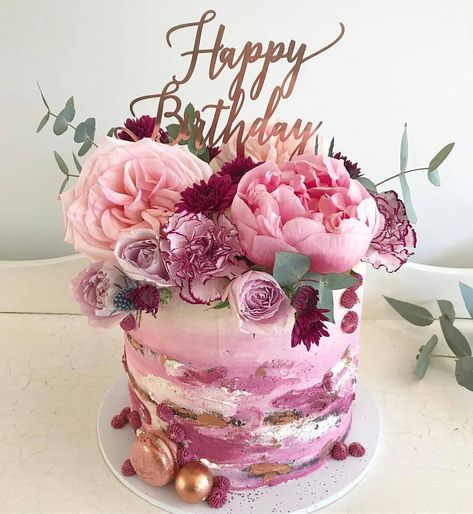 1,576 отметок «Нравится», 15 комментариев — Aust Cake Decorating Network (@austcakedecoratingnetwork) в Instagram: «Gorgeous birthday cake made by @sweetdaisymay! Look at those pretty fresh flowers! 🌸🌸🌸 #regrann…» Birthday Cake Roses, Birthday Wishes Flowers, Happy Birthday Wishes Cake, Birthday Cake With Flowers, Happy Birthday Cake Images, Gorgeous Birthday, Birthday Wishes Cake, Happy Birthday Wishes Images, Birthday Wishes And Images