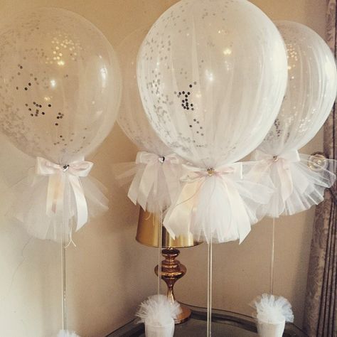 Tulle balloons with silver confetti for a Holy Communion,  so preety  #tulleballoons #confettiballoons #communionballoons Tulle Balloons, Silver Confetti, Weddings Idea, Communion Ideas, Chic Bridal Showers, Bridal Shower Planning, Communion Party, Baptism Ideas, 1st Communion