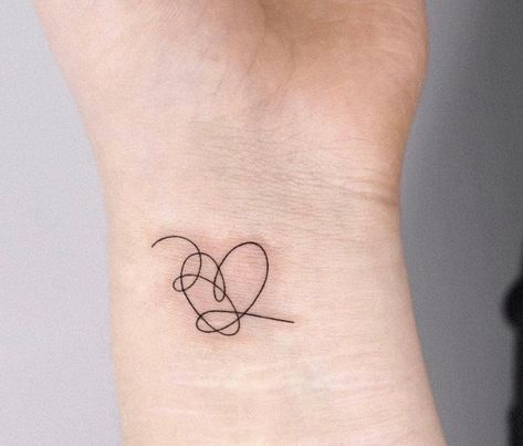 Messy Heart Tattoo, Heart Strings Tattoo, Invisible String Tattoo, Red String Tattoo, Soulmate Tattoo, String Tattoo, Bff Tats, Invisible String, Red String