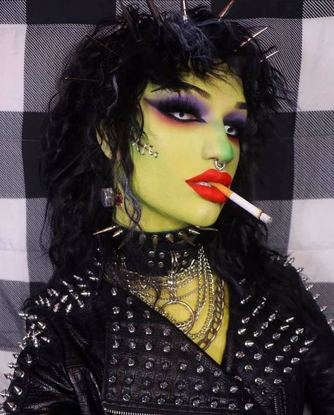 Elvira Makeup, Black Goth Makeup, Makeup Halloween Costume, Frankenstein Makeup, Alt Fashion Aesthetic, Makeup Y2k, Alt Hair, Monster Makeup, Drag Make-up