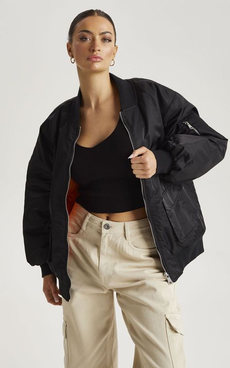 Bomer Jacket, Jacket Outfit Women, Tomboy Outfits, Aviator Jackets, Clothing Photography, Fashion 2020, Girls Jacket, College Outfits, Modern Fashion