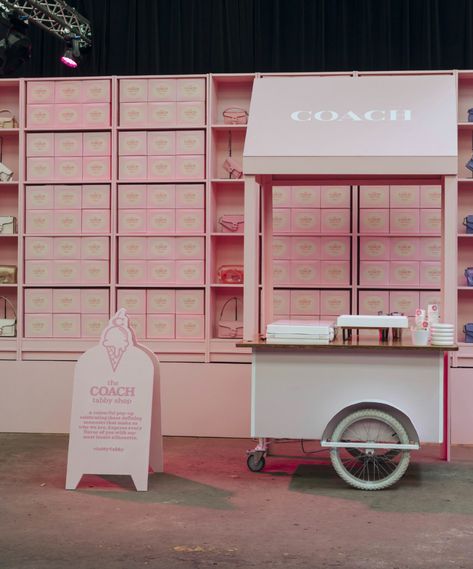 Coach Announces New Immersive Pop-Up Paying Homage To The Brand’s History – WindowsWear Coffee Pop Up Shop, Pop Up Experience, Ice Cream Pop Up, Brand Pop Up, Pop Up Booth, Brand Activation Ideas, Popup Shop, Brand Activations, Honey Shop