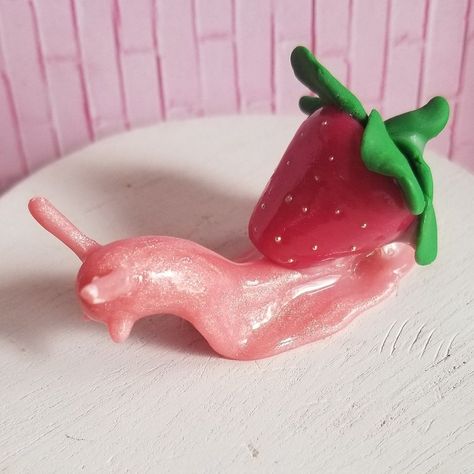 Polymer Clay Slug, Clay Slugs, Clay Slug, Sculpture Art Clay, Sewing Stuffed Animals, Clay Baby, Resin Clay, Polymer Clay Jewelry Diy, Cute Clay