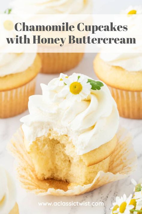 Spring Cupcakes Ideas, Spring Cupcake Recipes, Dessert Recipes Unique, Herbal Cake, Herb Cupcakes, Artisan Cupcakes, Herbal Cupcakes, Tea Flavored Cupcakes, Honey Vanilla Cupcakes