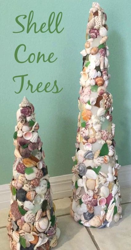 Beautiful DIY Cone Seashell Christmas Trees: http://www.completely-coastal.com/2013/11/seashell-trees-Christmas.html Cone Christmas Trees Diy, Christmas Trees Diy, Shell Tree, Trees Diy, Seashell Christmas Ornaments, Seashell Christmas, Beach Glass Crafts, Seashell Projects, Coastal Christmas Decor