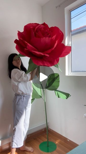 Paper Flowers Malaysia on Instagram: "The biggest standing rose I’ve ever made! It’s 90 cm diameter Gigantic! It’s so huge that I literally can hide behind it 😆" Diy Giant Rose, How To Roll Bath Towels, Giant Props, Crepe Paper Roses, Giant Roses, Giant Flowers, Crepe Paper, Paper Roses, Diy Flowers