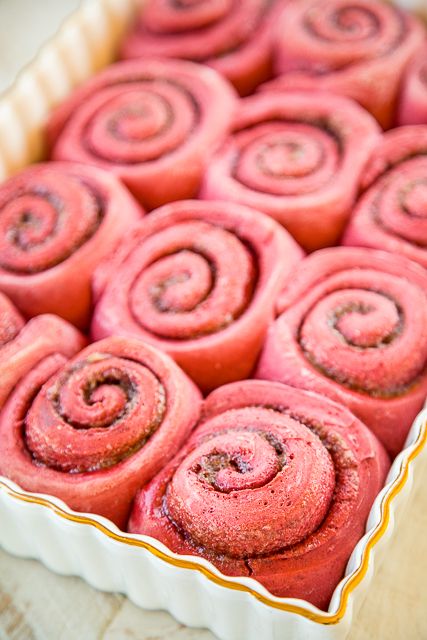 Pink Velvet Cinnamon Rolls Recipe, Pink Velvet Cinnamon Rolls, Red Velvet Cinnamon Rolls, Homemade Cream Cheese Frosting, Valentine Sweets, Clean Dinner Recipes, Homemade Cream Cheese, Tasty Tuesday, Plain Chicken