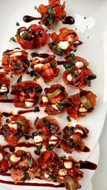 Salami Bites Appetizer Ideas, Salami Bites, Pepperoni Cups, Christmas Appetizer, Muffin Tray, Appetizer Bites, Cheese Boards, Holiday Appetizers, Balsamic Glaze