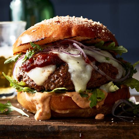 Williams And Sonoma Recipes, Classic Cheeseburger, Tomato Spread, William Sonoma Recipes, Fries Recipes, Ultimate Burger, Plant Based Burgers, Seafood Entrees, Veggie Burgers