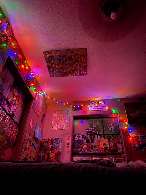 Room Christmas Lights Ideas, Christmas Lights In Room Bedrooms, Dorm Room Christmas Lights, Christmas Lights Aesthetic Bedroom, Rooms With Christmas Lights, Christmas Lights Room Aesthetic, Bedroom With Christmas Lights, Colorful Christmas Lights In The Bedroom, Christmas Lights In The Bedroom Ideas