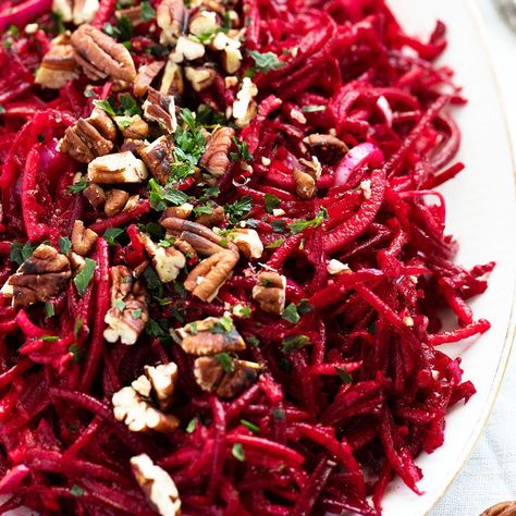 Our favorite beet apple salad with balsamic dressing. This raw beetroot salad is crunchy, sweet, refreshing, and utterly delicious. This fresh and flavored-packed beetroot apple salad is one of my favorite salads ever! It’s simple, made with just a few ingredients, incredibly tasty, crunchy, and refreshing. A delicious salad perfect for any occasion. Buying raw … The quick recipe - Beet Apple Salad appeared first on The Fast Recipe Food Blog. Beetroot And Apple Salad, Beetroot Apple Salad, Raw Beetroot Salad, Chicken Pomodoro, How To Make Beets, Lebanese Lentil Soup, Banana Carrot Muffins, Cranberry Chicken Salad, Peanut Salad