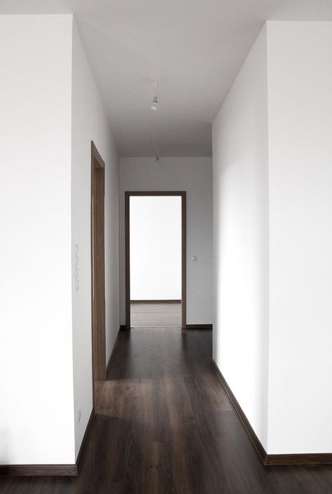 Building a minimalist home from scratch: Why I’ll be living in an empty flat for some time - The Lifestyle Files Minimalist Flat Interior, Flat White Aesthetic, Empty House Interior, Empty House Aesthetic, Minimal Skirting Board, Home Building Ideas, Flats Apartment, 2023 Resolution, Empty Apartment