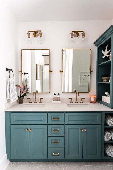 Jack And Jill Bathroom Layout, Double Sink Bathroom Ideas, Jack N Jill Bathroom Ideas, Mindy Gayer Design, Kids Bathroom Remodel, Teen Bathrooms, Full Bathroom Remodel, Small Bathroom Vanities, Bathroom Redesign