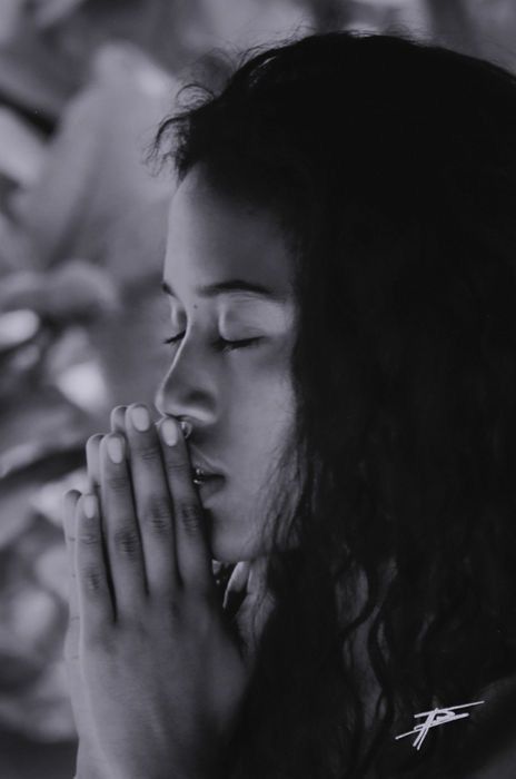 Praying Photo, Women Praying, Woman Praying, Prayer Photos, Spiritual Reflection, Praying In The Spirit, Children Praying, Womens Conference, Emotional Photography