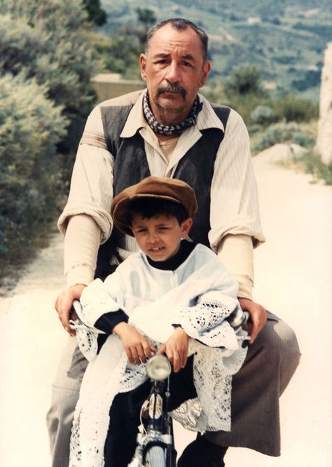 Cinema Paradiso Giuseppe Tornatore, Jacques Perrin, Deep Friendship, Italian Cinema, Septième Art, I Love Cinema, Image Film, Foreign Film, Love Film