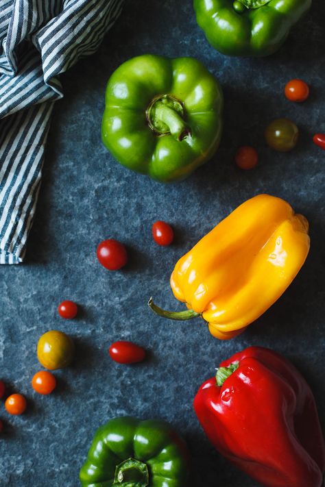 Bell Pepper Photography, Healthy Pepper Steak Recipe, Ingredients Photography, Pepper Steak Recipe, Stuffed Peppers Healthy, Food Mockup, Collage Des Photos, Tropical Food, Sweet Pepper