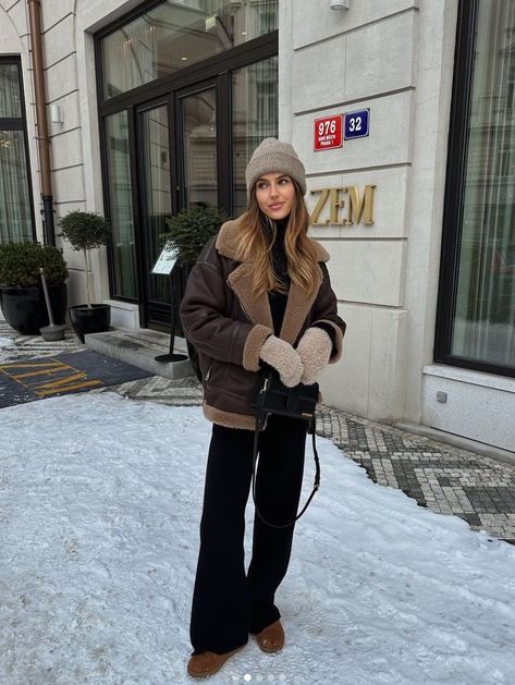 Outfit Con Montone, Outfit For Autumn, Looks For Spring, Best Winter Jackets, Nyc Winter Outfits, December Outfits, Winter Outfits Snow, Russian Clothing, Winter Coat Outfits