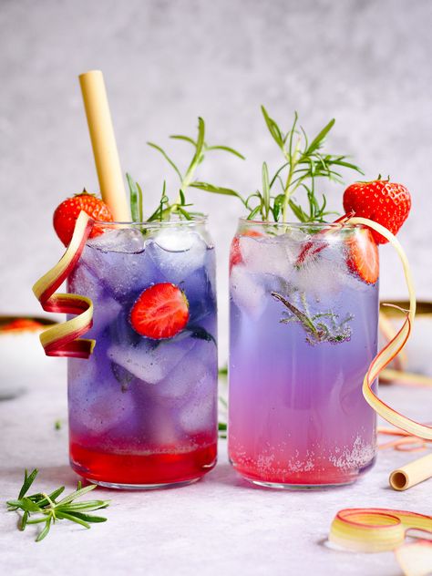 Rhubarb & Strawberry and Butterfly Pea Mocktail🍹 – Rawnice Flower Drinks, Simple Mocktail, Vanilla Protein Smoothie, Strawberry Simple Syrup, Rhubarb Strawberry, Colorful Carrots, Breakfast In A Jar, Yogurt Pops, Jelly Cream