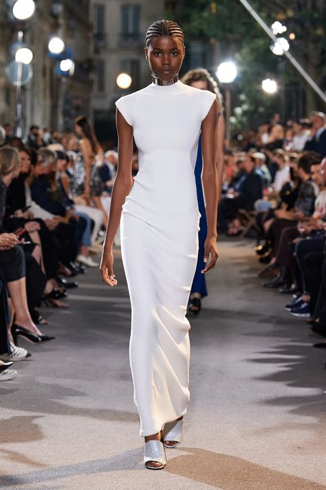 Slinky Dress, Azzedine Alaia, Cooler Look, Summer Fashion Trends, Fashion Show Collection, Paris Fashion, Runway Fashion, Paris Fashion Week, High Fashion