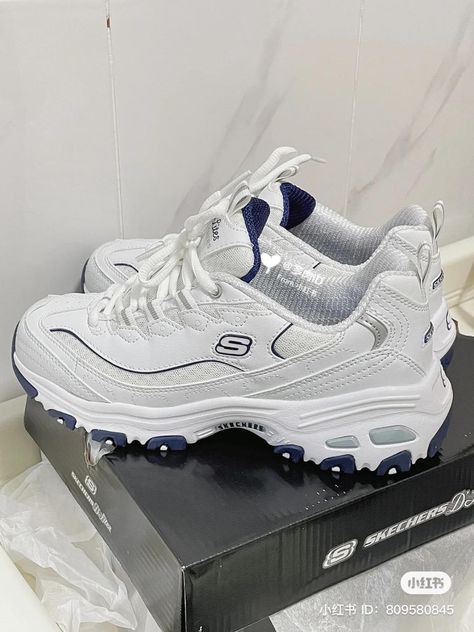 Sketchers Shoes Aesthetic, Aesthetic Sketchers, Acubi Shoes, Skechers Outfit, Skechers Shoes Women, Sketchers Shoes, Cute Nike Shoes, Cute Nikes, Girly Shoes