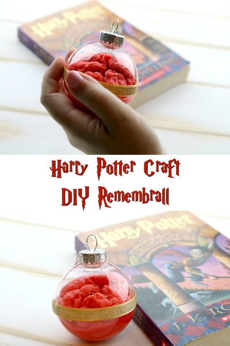 Harry Potter Craft - DIY Remembrall. This dollar store DIY is the perfect Harry Potter kid craft. Harry Potter Family Tree, Harry Potter Craft, Harry Potter Diy Crafts, Diy Harry Potter Crafts, Harry Potter Christmas Ornaments, Harry Potter Christmas Decorations, Dollar Store Christmas Decor, Harry Potter Ornaments, Harry Potter Christmas Tree