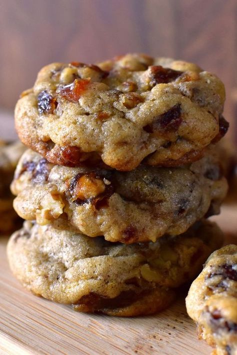 Date And Pecan Cookies, Date Nut Recipes, Date Pecan Cookies, Date Nut Cookies Recipes, Date And Nut Cookies, Oatmeal Date Cookies Recipes, Date Pieces Recipe, Date And Walnut Cookies, How To Use Dates In Recipes