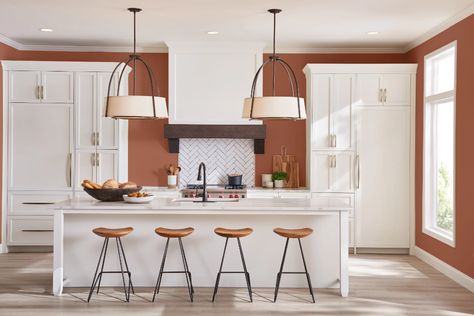 kitchen-paint-2019-terracotta-0119 Top Kitchen Paint Colors, Terracotta Kitchen, Small Kitchen Cabinets, Sunroom Designs, Farmhouse Kitchen Island, Kitchen Wall Colors, Hgtv Dream Home, Kitchen Paint Colors, Best Paint Colors