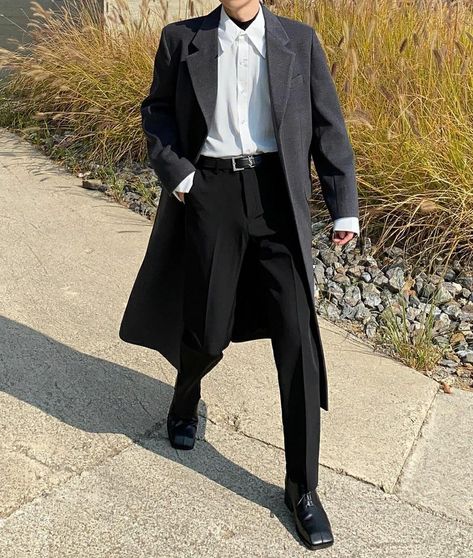 Mens Formal Wear Aesthetic, Dark Acamedia Outfits Male, Law Student Aesthetic Outfit Men, Dark Academia Outfit Men Black, Detective Aesthetic Outfit Men, Scientist Outfit Aesthetic, Aesthetic Formal Outfits Male, Formal Male Outfit, Buisnesscore Outfit Men