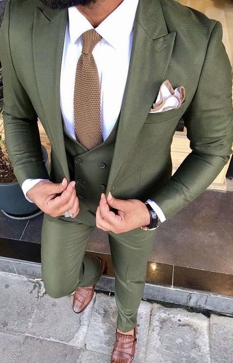 Wedding Olive Green, Suits Green, Green Wedding Suit, Men Suits Wedding, Stil Masculin, Groom Wedding Attire, Suits Wedding, Formal Fashion, Wedding Suits Groom