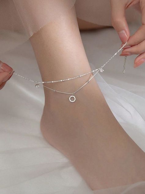 Class bracelet! Light kravivannya Pandori☺️ Viglyaday so you can't mochiti ale I don't know😅 Antique Silver Anklet, Leg Jewelry, Silver Chain Anklet, Silver Anklets Designs, Silver Bracelet Designs, Anklets Indian, Cute Anklets, Circle Chain, Silver Ankle Bracelet