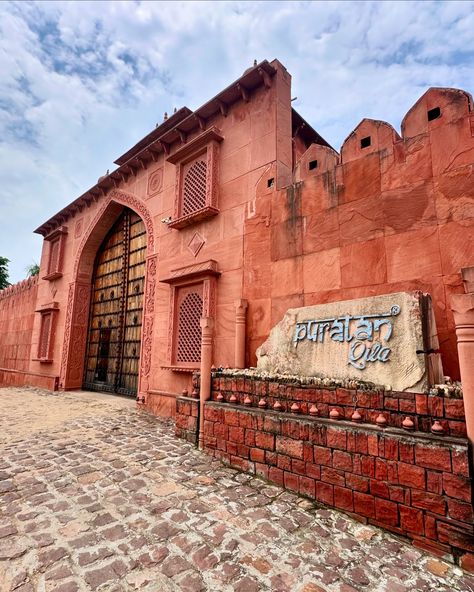 Nestled amidst the lush landscapes of Ranthambore National Park, Puratan Qila stands as a testament to the region's rich heritage. This ancient fort, also known as the Old Fort, offers a captivating blend of history, architecture, and natural beauty. Explore its imposing walls, marvel at its intricate carvings, and immerse yourself in the stories of the rulers who once called it home. Discover the fascinating history of Puratan Qila and experience the magic of Ranthambore. Ranthambore National Park, History Architecture, Old Fort, The Old, The Magic, National Park, Lush, Natural Beauty, Fort