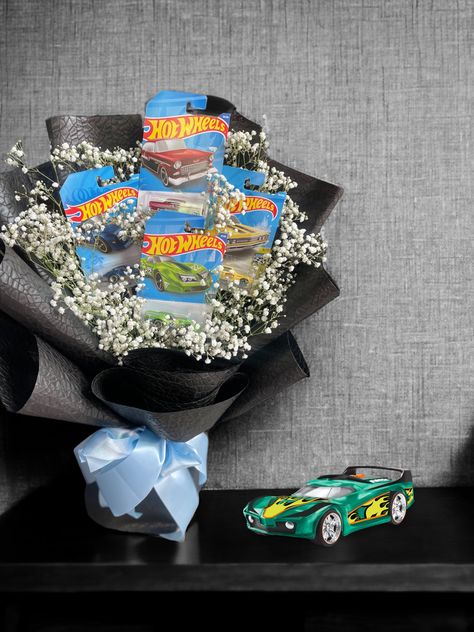 Hot Wheel Flower Bouquet, Male Bouquet Gift, Hotwheel Bouquets, Hot Wheels Flower Bouquet, Hotwheels Bouquet With Flowers, Hot Wheels Bouquet For Bf, Ramos Hot Wheels, Ramos For Guys, Hot Wheels Gift Ideas