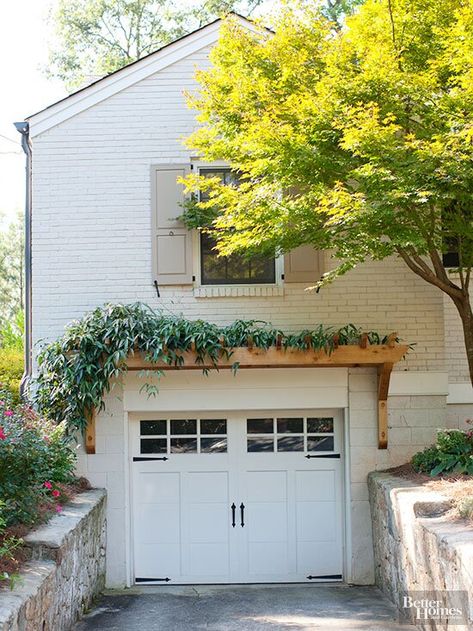 garage Pergola Garage Door, Over Garage Door, Garage Trellis, Grape Trellis Ideas, Door Pergola, Remodel Garage, Garage Boden, Grape Trellis, Garage Pergola