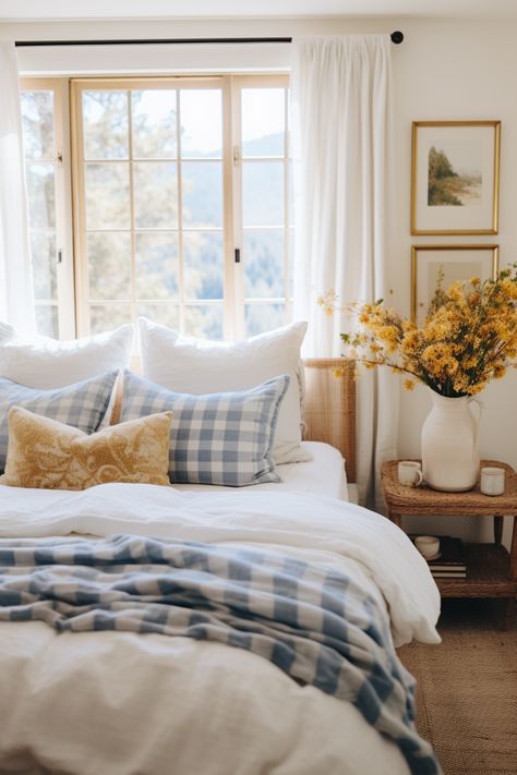 Bedroom Cottage Decor, Master Bedrooms Decor Cottage, Chic House Decor Ideas, Cottage Style Home Decor, Modern Cottagecore House, Modern Cottage Interior Bedrooms, Coastal Cottage Bedroom Ideas, Nancy Meyers Bedroom Aesthetic, Country Modern Bedroom