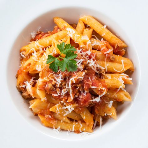 Traditional Penne Bolognese Best Pasta Ever, Penne Bolognese Recipe, Beef Bolognese Recipe, Penne Bolognese, Traditional Bolognese, Easy Italian Dinner, Beef Bolognese, Bolognese Pasta, Pasta Art