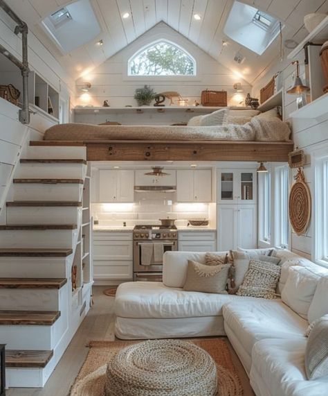 White And Wood Tiny House, Tiny Beach Houses, Simple Interior Design For Small House, Cute Tiny Homes, Tiny Houses Ideas, Cottage Exterior Design, Cozy Tiny Home, Tiny Home Decor, Tiny Home Ideas